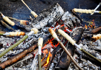 Lagerfeuer und Stockbrot